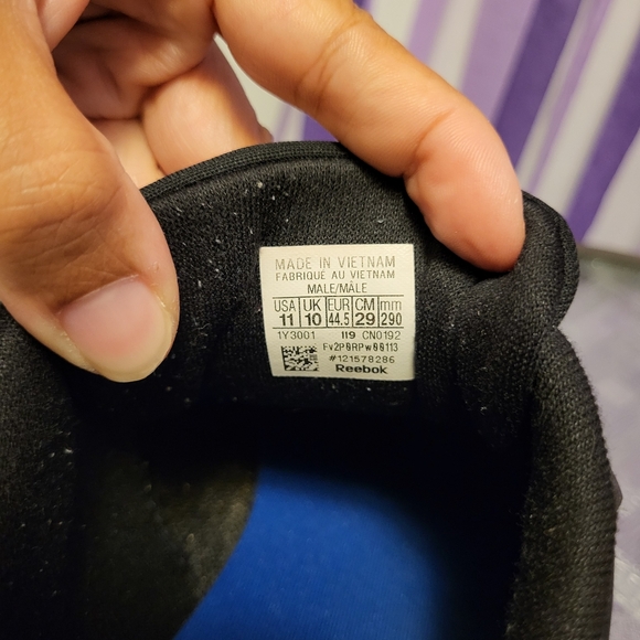 Black Reebok Classics - Picture 6 of 7